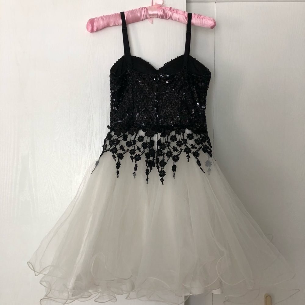 Beautiful homecoming/ special occasion dress / top Christmas dress - Picture 3 of 16